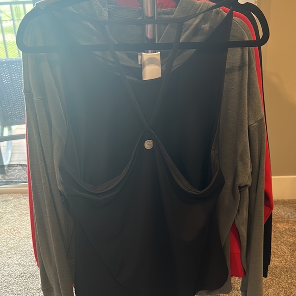 Threads for Thought Workout Tank - Picture 2 of 5